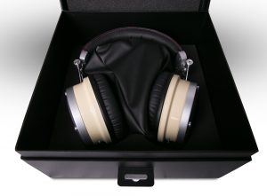 Avantone MP-1 Mixphones Cream - Image 2